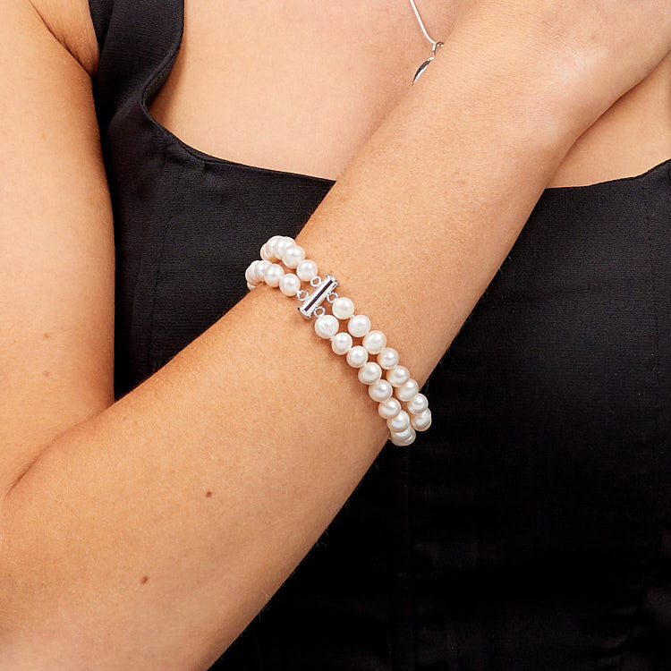 Womens White Freshwater Pearl Bracelet