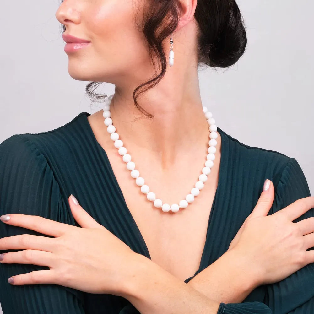 Womens White Shell Beaded Necklace With Magnetic Clasp