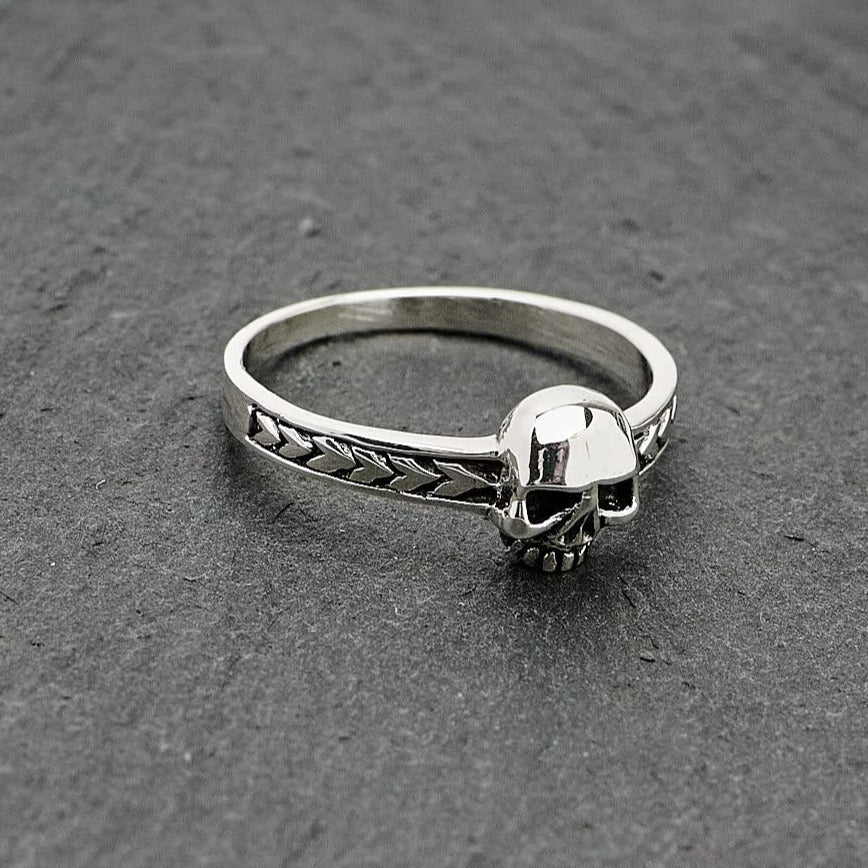 Stunning Womens 925 Delicate Sterling Silver Skull Ring