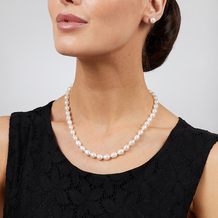 Womens Elegant and Classic 7-8mm Rice Shape Natural Pearl Necklace 46cm