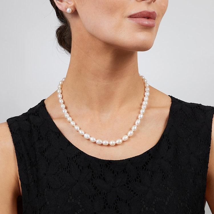 Womens Elegant and Classic 7-8mm Rice Shape Natural Pearl Necklace 46cm