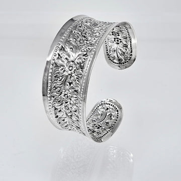 flower silver bangle for her