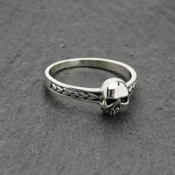 Stunning Womens 925 Delicate Sterling Silver Skull Ring