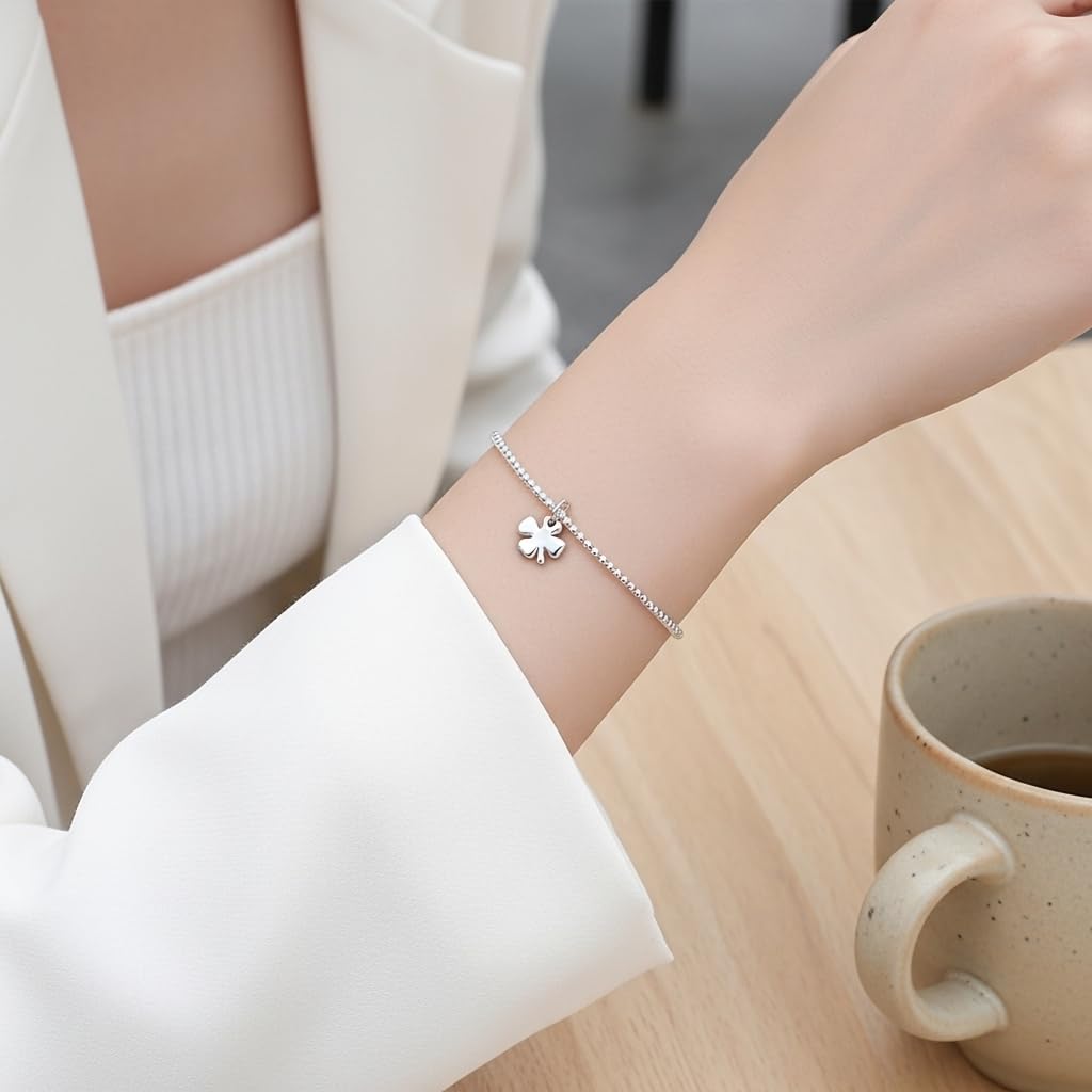 delicate clover stretch bracelet